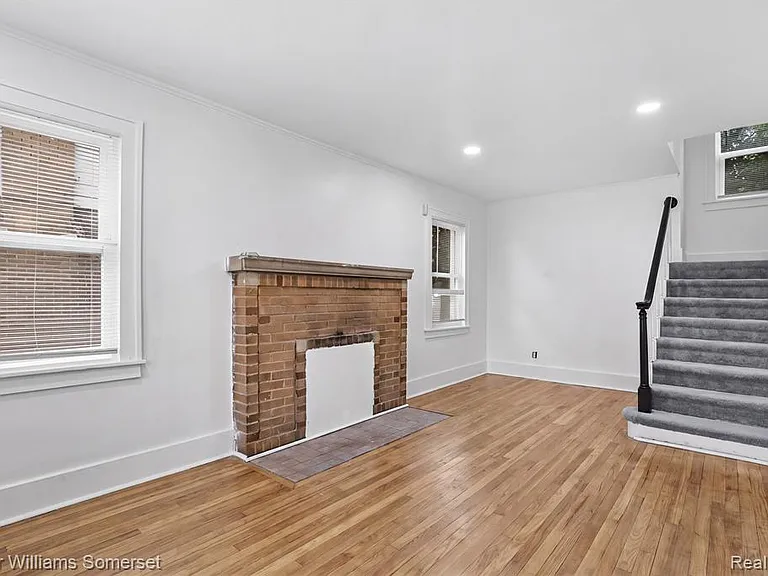 23525 Kress St — Photo 20