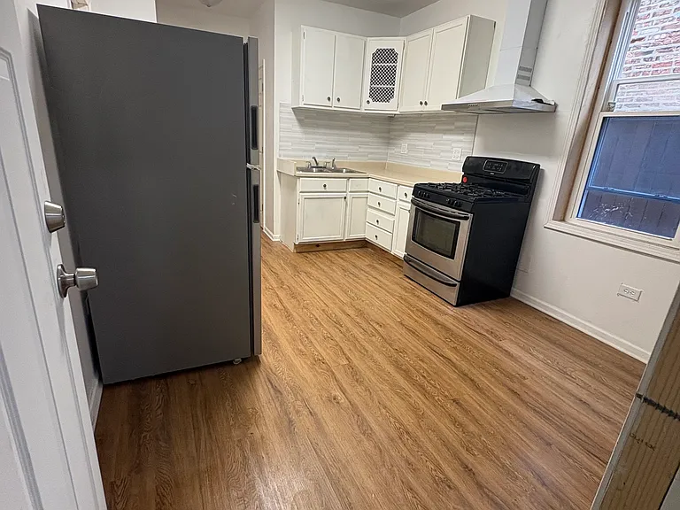 2123 S California Ave #1 — Photo 7