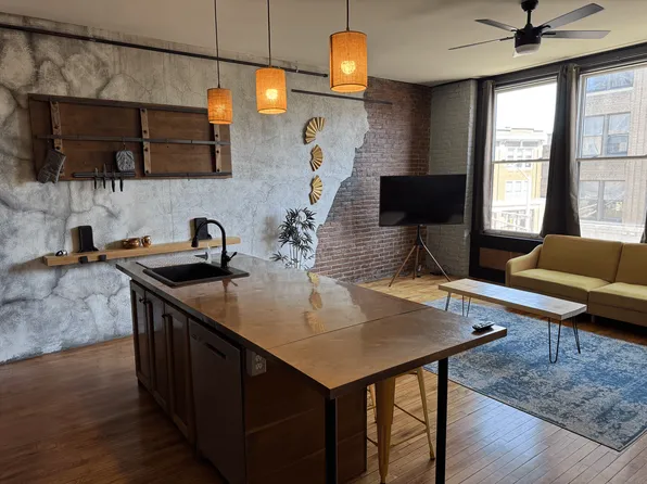 24 State St APT 3, Bangor, ME 04401