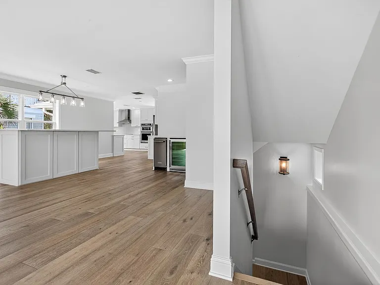 1766 Beach Ave — Photo 41
