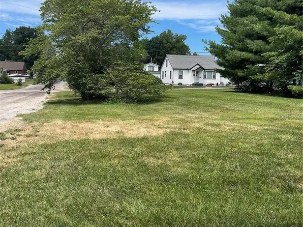 220 W Harrison St, Millstadt, IL 62260