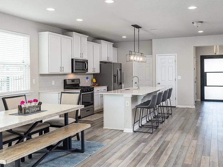 453 Arrowhead Vine St — Photo 4