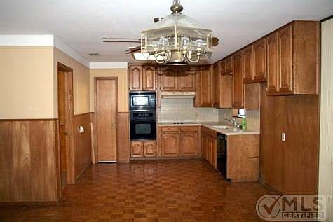 3rd image of 4009 Linkwood Dr