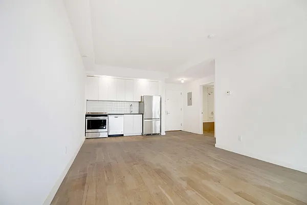 Rented by EXR | media 18