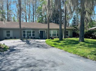 19001 Cedar Ln, Lutz, FL 33548