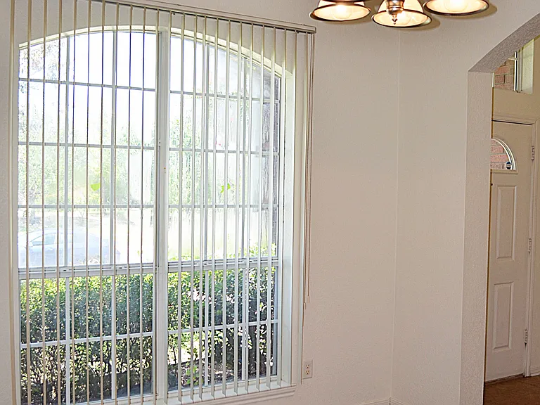 5802 Venetian Ct — Photo 6