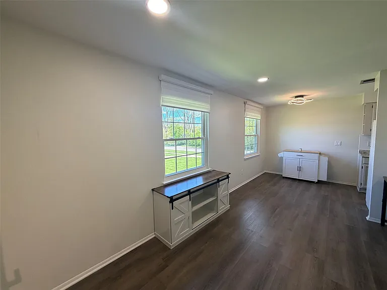 204 Princeton Dr — Photo 8