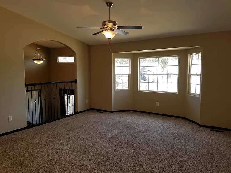 3946 Park Dr — Photo 2