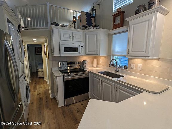 4th image of 294 Horizon Ln