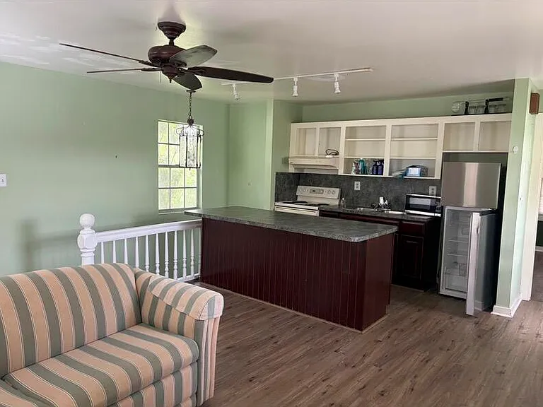 1306 Virginia St #2 — Photo 5