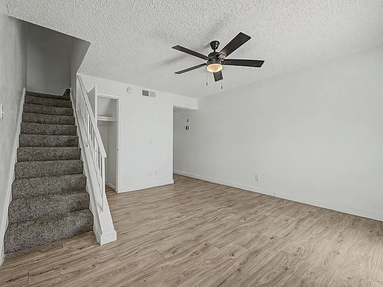 The Brentwood — Photo 11