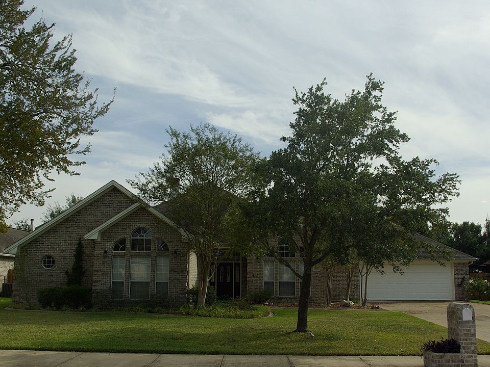 1st image of 804 Pine Valley Dr