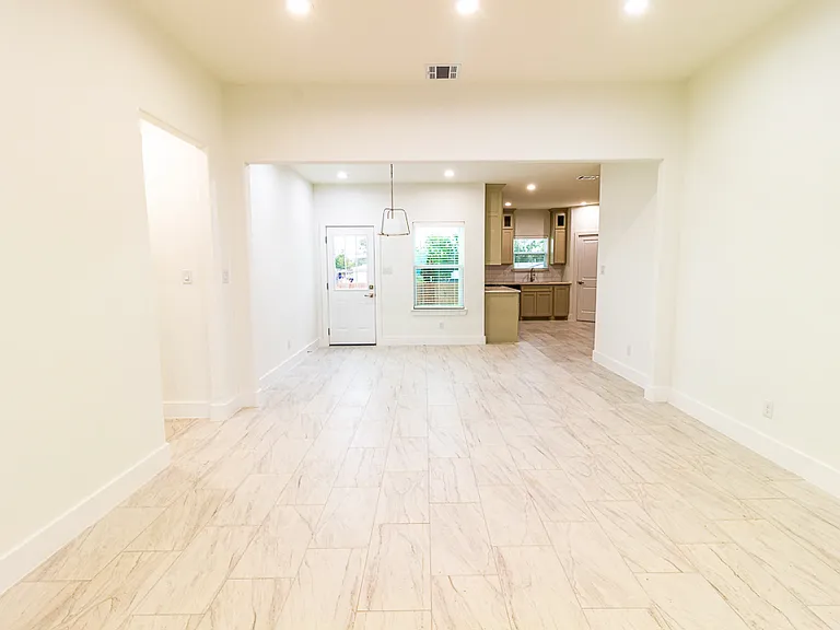 536 Highview Ct — Photo 5