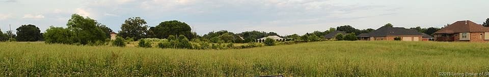 2nd image of 611 Richmond Dr SE
