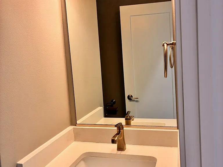 750 SE Westown Pkwy — Photo 34