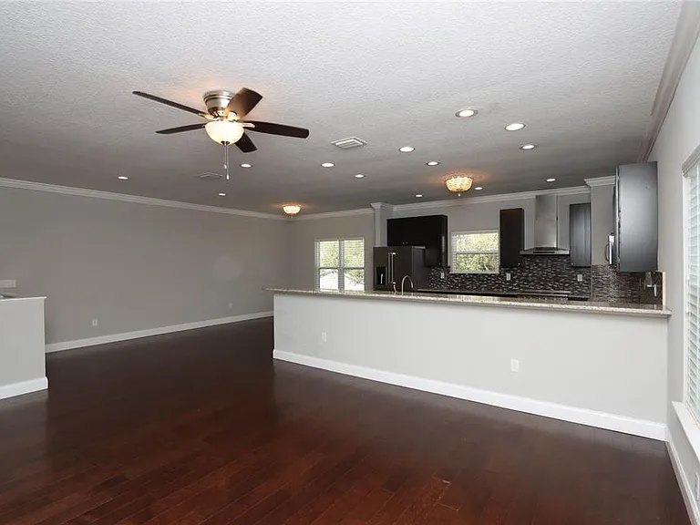 3617 Bay Heights Way — Photo 4