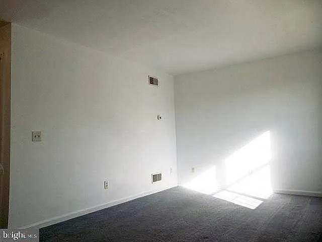 835 E King St #835 — Photo 12