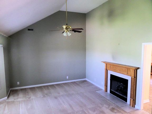 2nd image of 1359 Ambleside Dr
