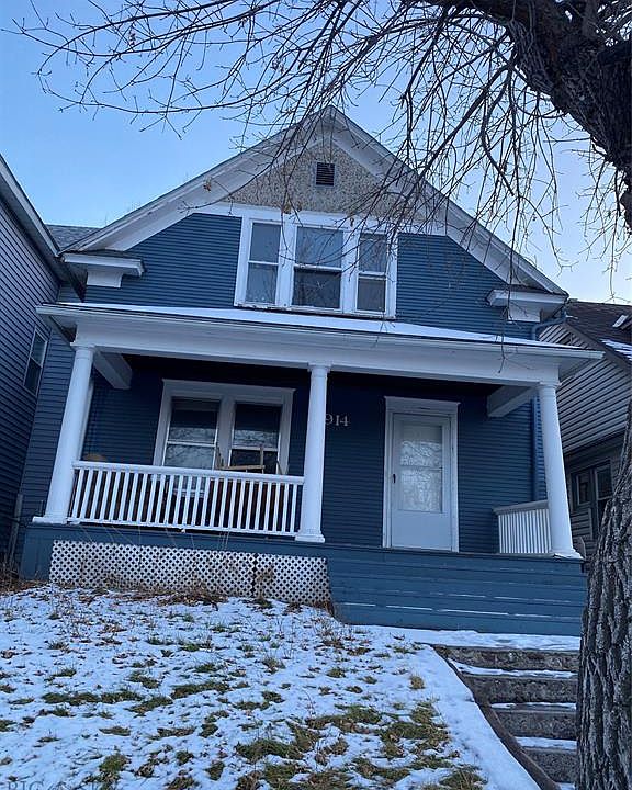 1st image of 914 2nd Ave S