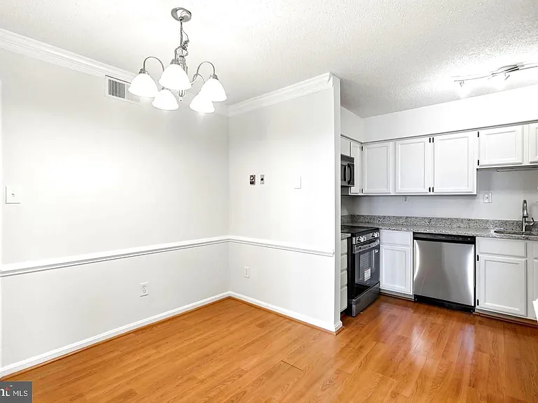 3101 Patrick Henry Dr #132 — Photo 9