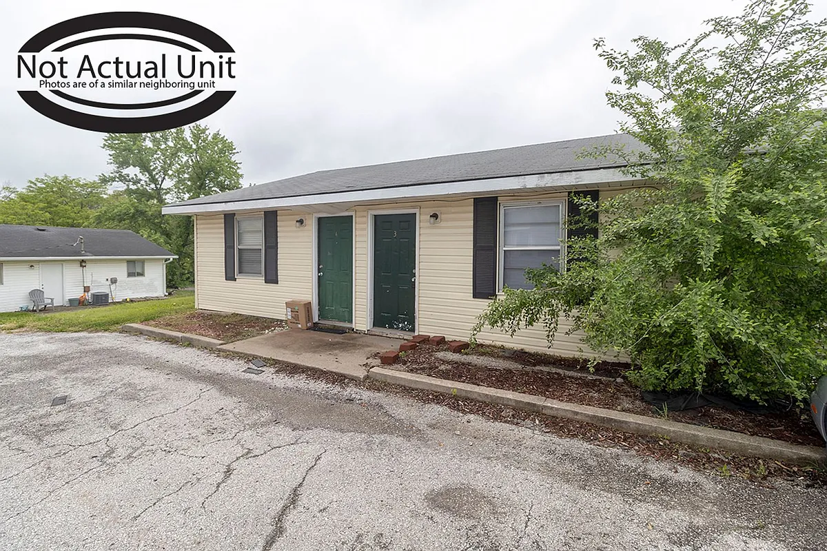 Building Photo - 700 W Cunningham Dr #C