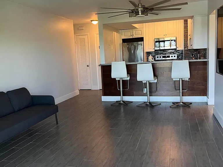 610 Tennis Club Dr #403 — Photo 6