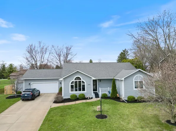 205 Sandpoint Dr, Warsaw, IN 46582