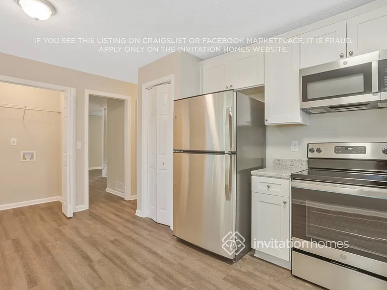 1136 Norfolk Dr NW — Photo 8