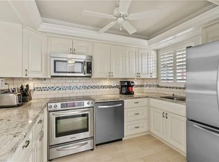 29 High Point Cir E APT 104, Naples, FL 34103