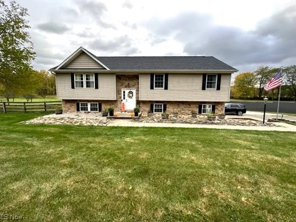 7155 Frazeysburg Rd, Nashport, OH 43830