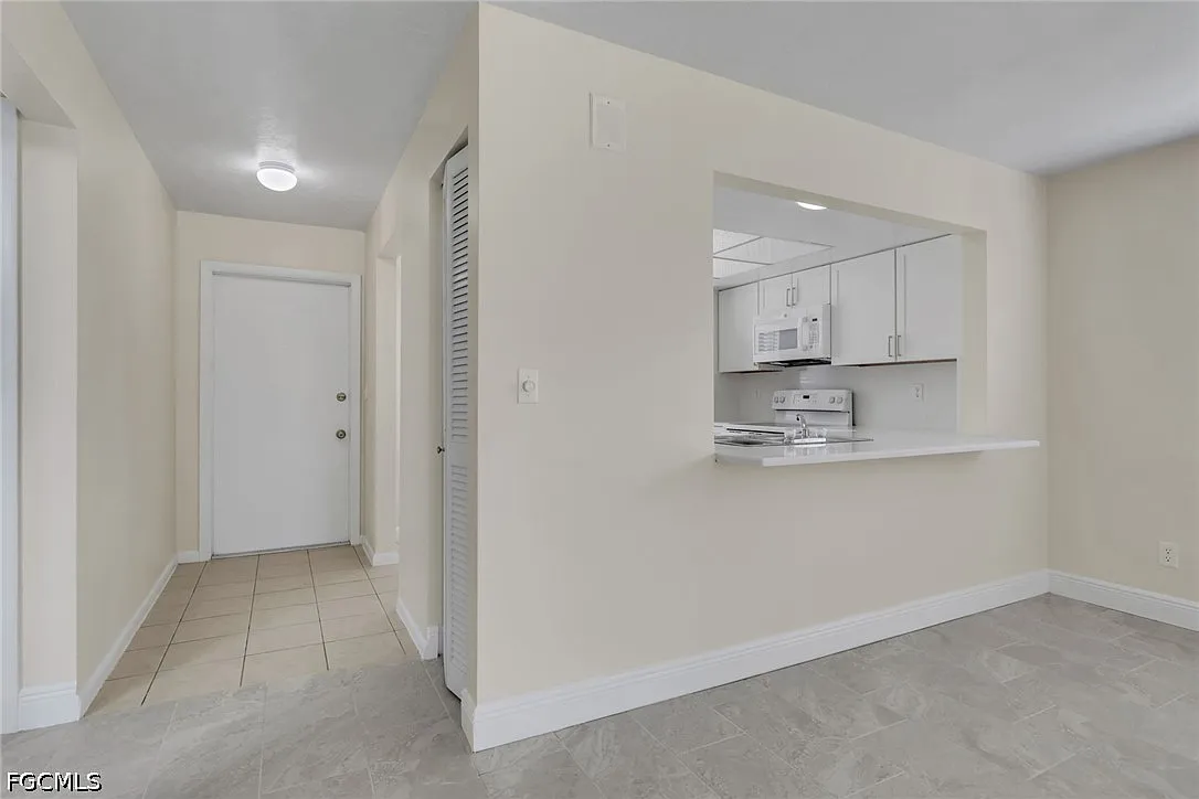 2 bed, 2.0 bath, 1176 sqft, $1,800 — Photo 4