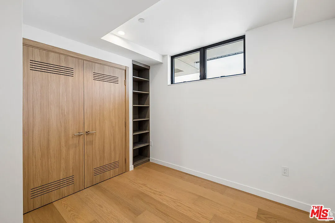1 bed, 1.5 bath, 1061 sqft, $4,500 — Photo 4