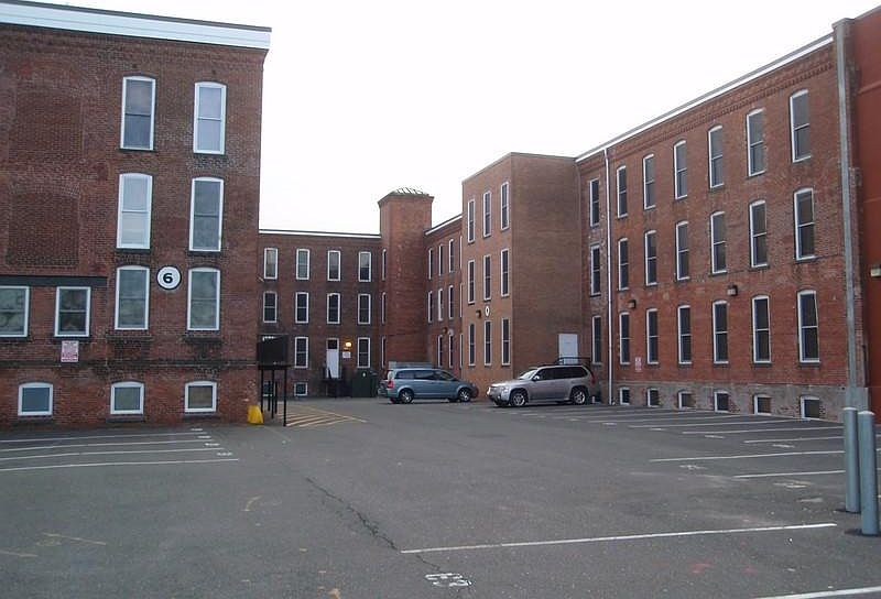 325LAFAYETTE 001