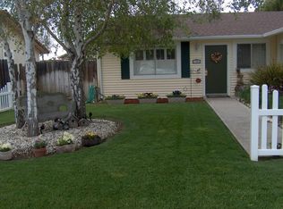 300 Carnoble Dr, Hollister, CA
