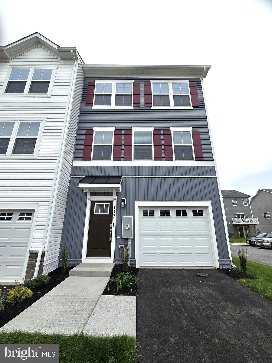 Building Photo - 117 Lakota St