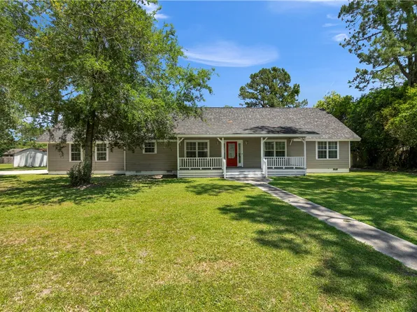 212 Bacon St, Jesup, GA 31545