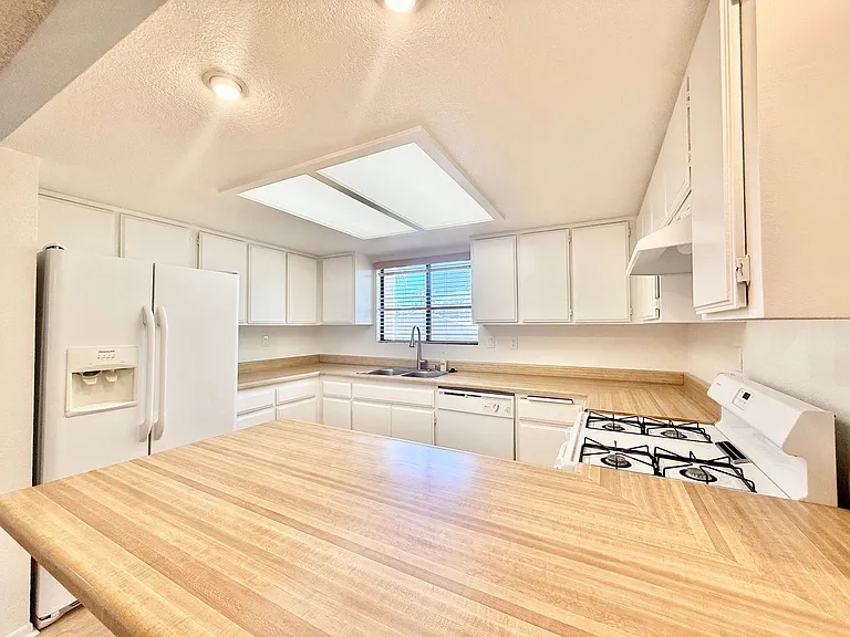 45485 Sunset Ln #3 — Photo 7