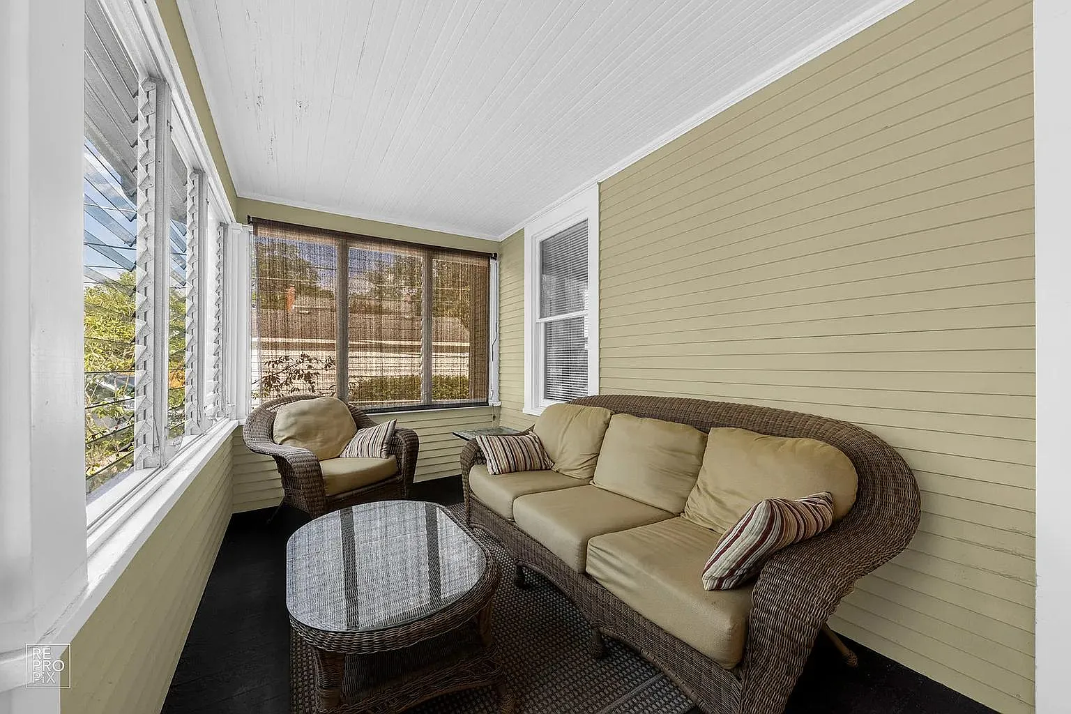 1823 E Liberty Dr — Photo 3