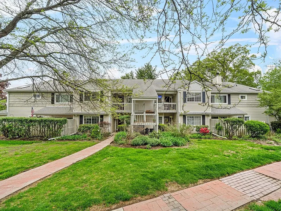 23 Magnolia Ln