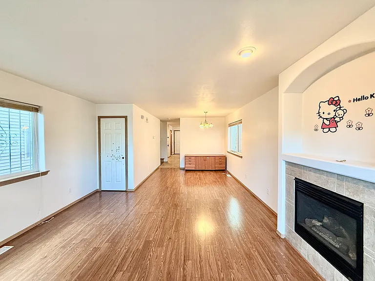 3908 S Holly St — Photo 5