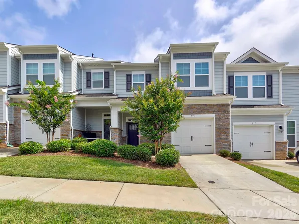 915 Emma Kate Ct, Clover, SC 29710