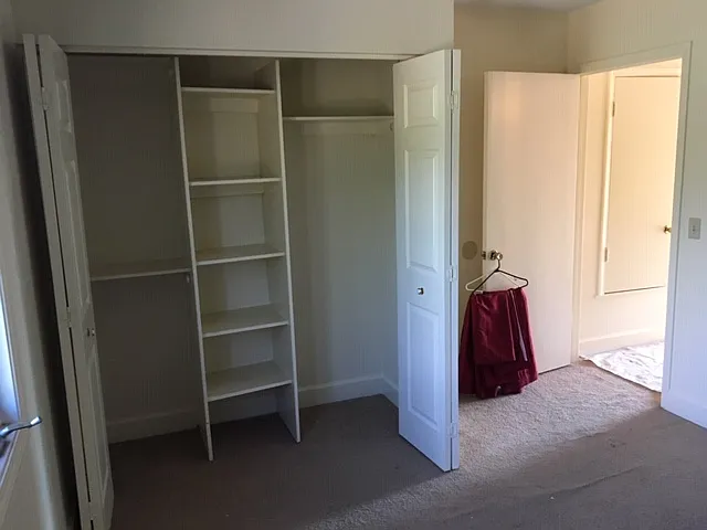 2920 N Fairview Dr — Photo 6