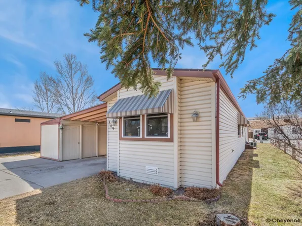 809 Covered Wagon Dr, Cheyenne, WY 82007