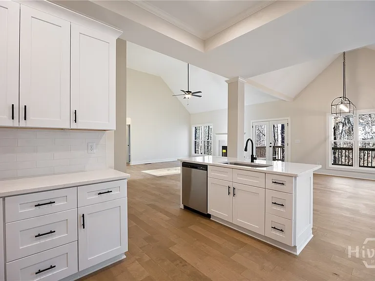 360 Ansley Dr — Photo 16