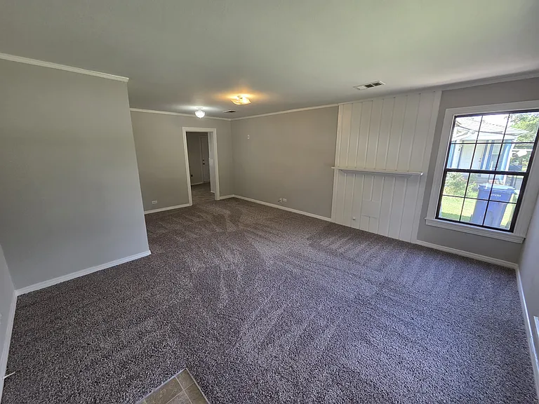 1309 Shady Ln — Photo 4