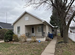 236 10th St, La Salle, IL 61301