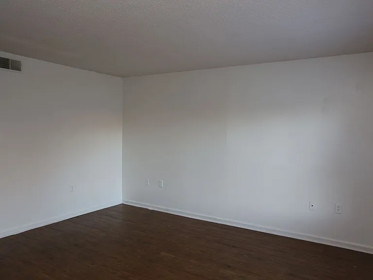 251 Knight Dr #7 — Photo 1