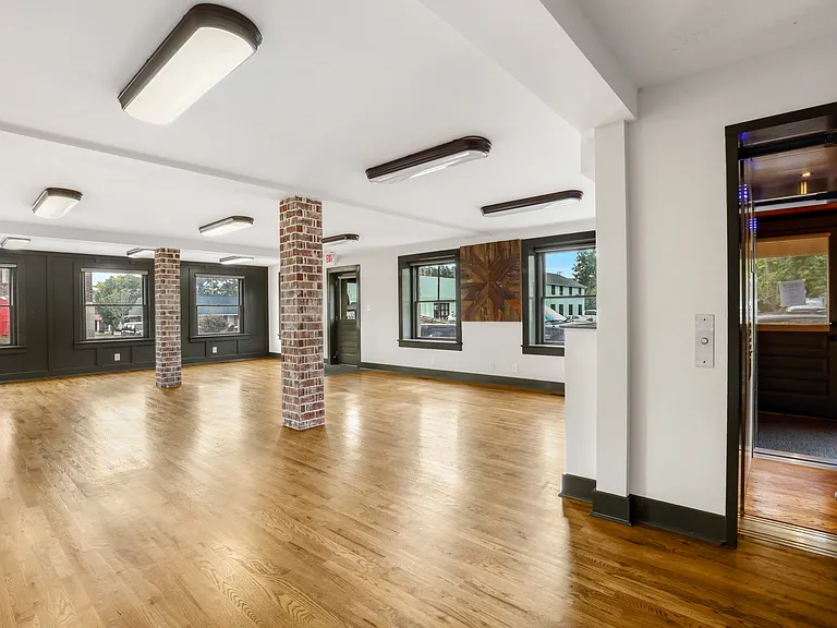 594 Locust Street125 West 6th Ave — Photo 3