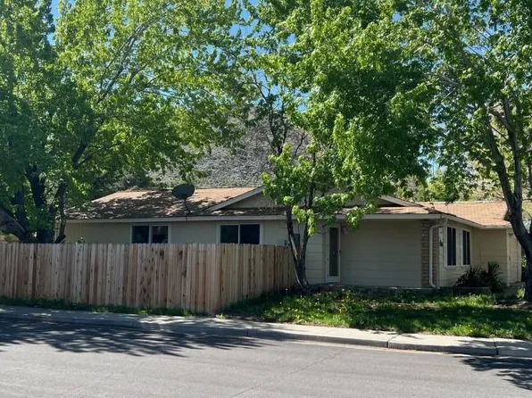 3810 Wagoneer Dr, Reno, NV 89502