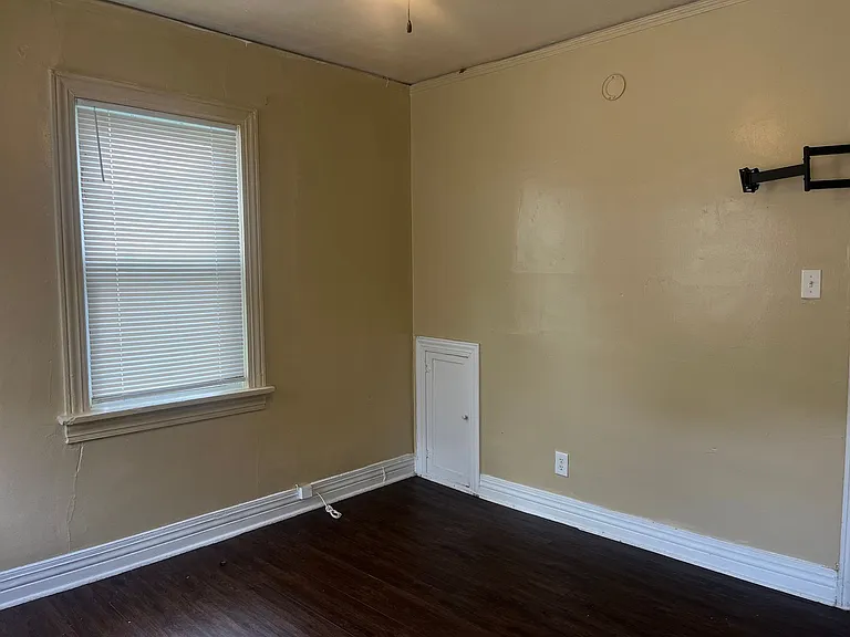 1504 S Knoxville Ave — Photo 16